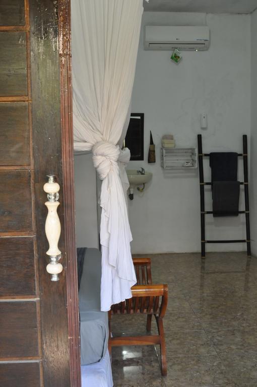 Three Little Birds Homestay Gili Trawangan Exterior photo